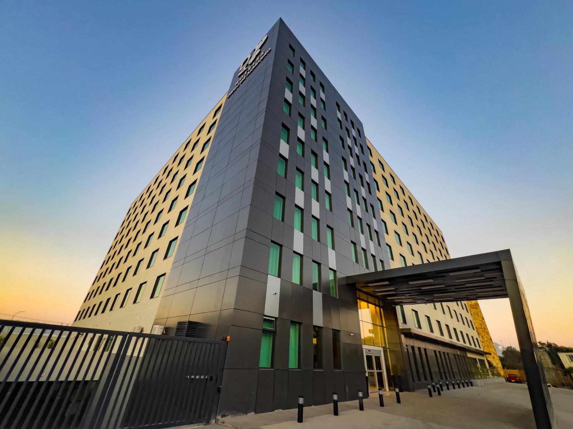Hotel Diego De Almagro Aeropuerto Santiago Exterior photo