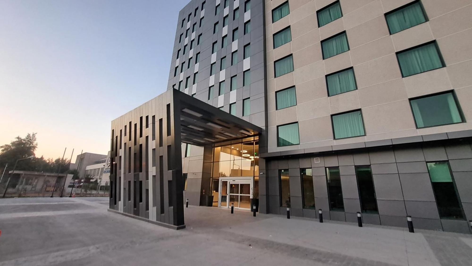 Hotel Diego De Almagro Aeropuerto Santiago Exterior photo