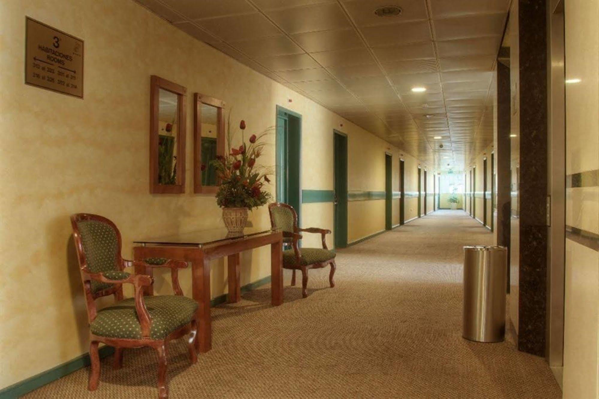 Hotel Diego De Almagro Aeropuerto Santiago Exterior photo
