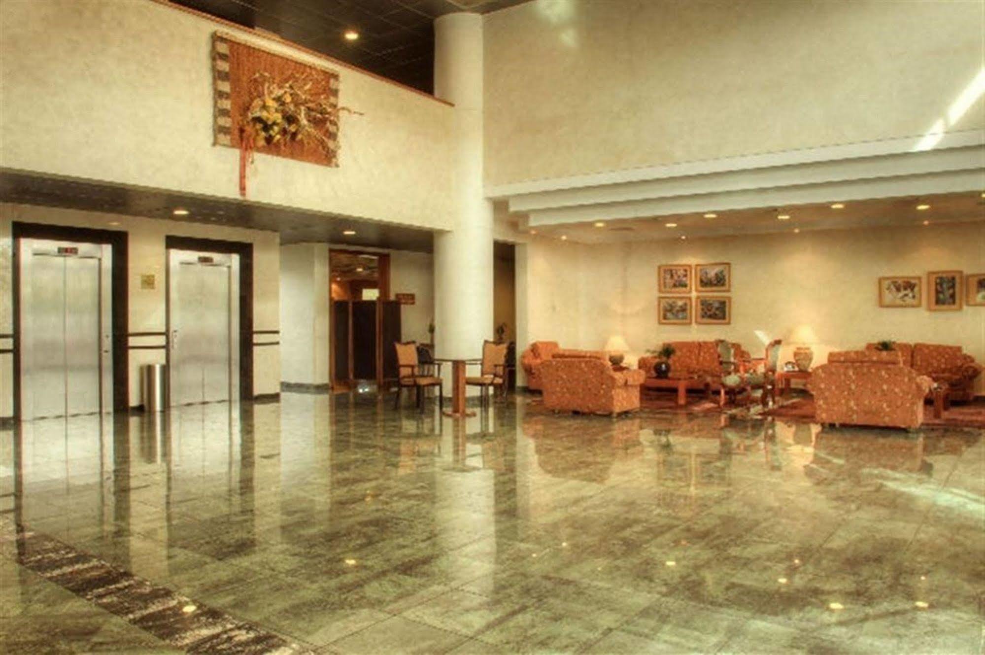 Hotel Diego De Almagro Aeropuerto Santiago Exterior photo